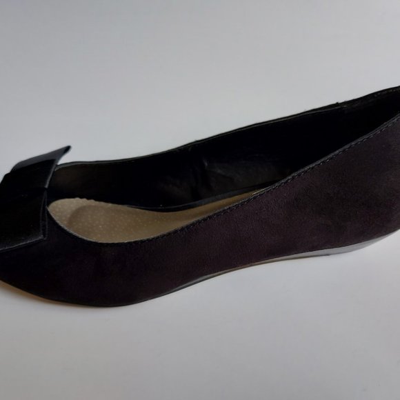 Peep Toe Black Wedge One Inch Sandals With Bow - Picture 7 of 13